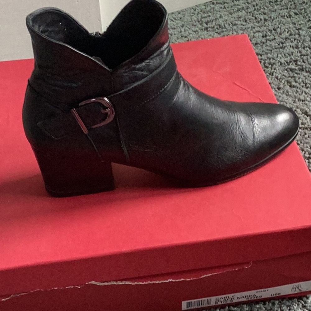 Munro Carly Boot Size 81/2S